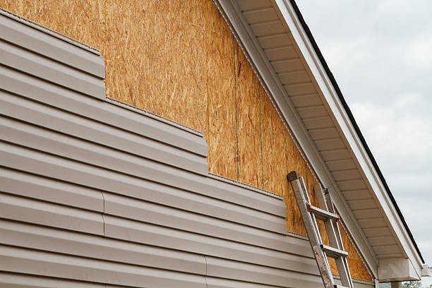 Professional Siding technician working in Zanesville, OH